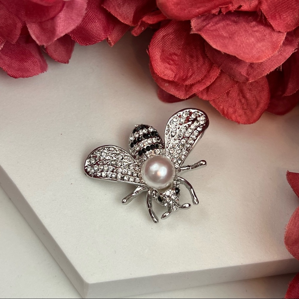 Silver Crystal Bumblebee Pearl Brooch Lapel Pin - Picture 4 of 16